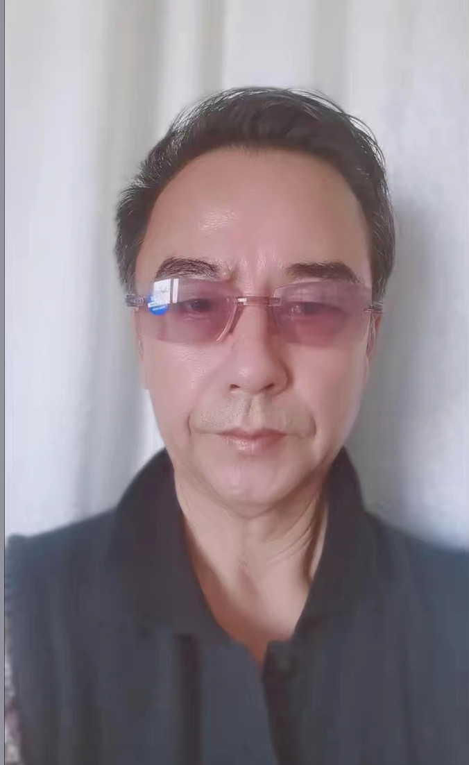 <strong>Andrés C.</strong>
